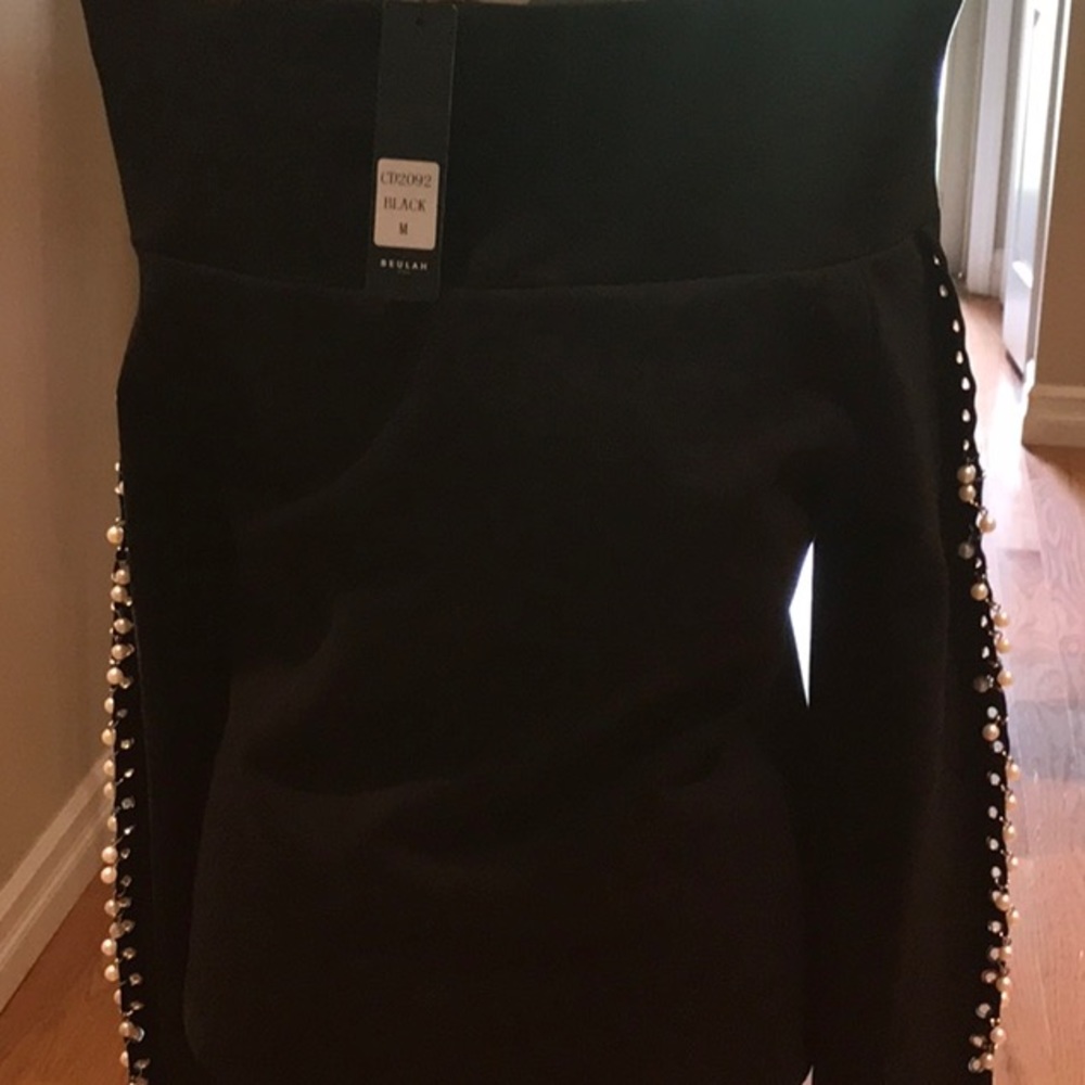 ‼️SOLD‼️ Girls & Pearls Off Shoulder Top by Beulah - Picture 6 of 8